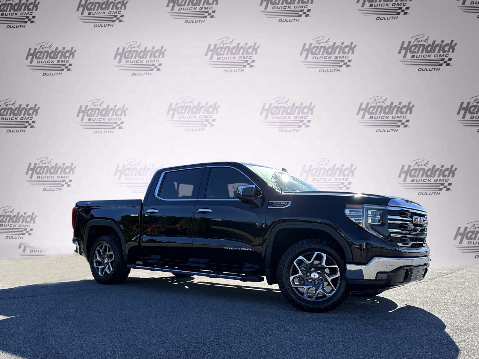 Used 2023 GMC Sierra 1500 SLT w/ SLT Premium Plus Package AWD/4WD image 2