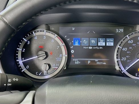 Certified 2024 Toyota Highlander XLE image 12