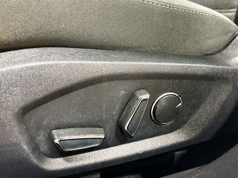 Used 2020 Ford Fusion SE FWD image 20
