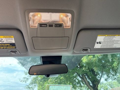 Used 2019 Toyota Highlander LE FWD image 20