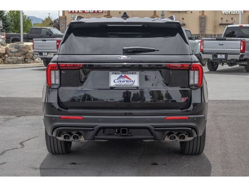 Used 2025 Ford Explorer ST w/ Sun And Sound Package AWD/4WD image 4