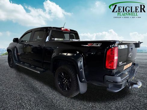 Used 2017 Chevrolet Colorado Z71 w/ Z71 Midnight Edition AWD/4WD image 3