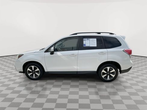Used 2017 Subaru Forester 2.5i Premium AWD/4WD image 12