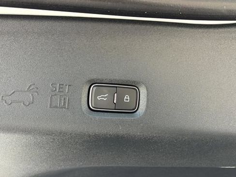 Used 2025 Ford Expedition Platinum w/ Driver's Package AWD/4WD image 34