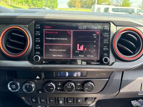 Certified 2023 Toyota Tacoma TRD Off-Road w/ Technology Package AWD/4WD image 22