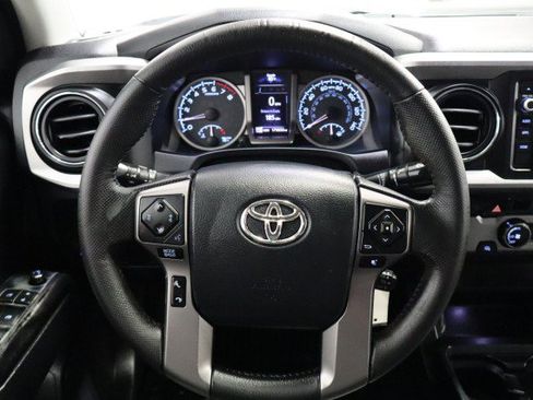 Used 2017 Toyota Tacoma SR5 w/ Tow Package RWD image 52