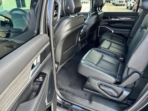 Used 2022 Jeep Wagoneer Series II w/ Premium Group I AWD/4WD image 19