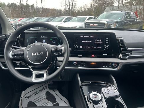 Used 2023 Kia Sportage LX image 24