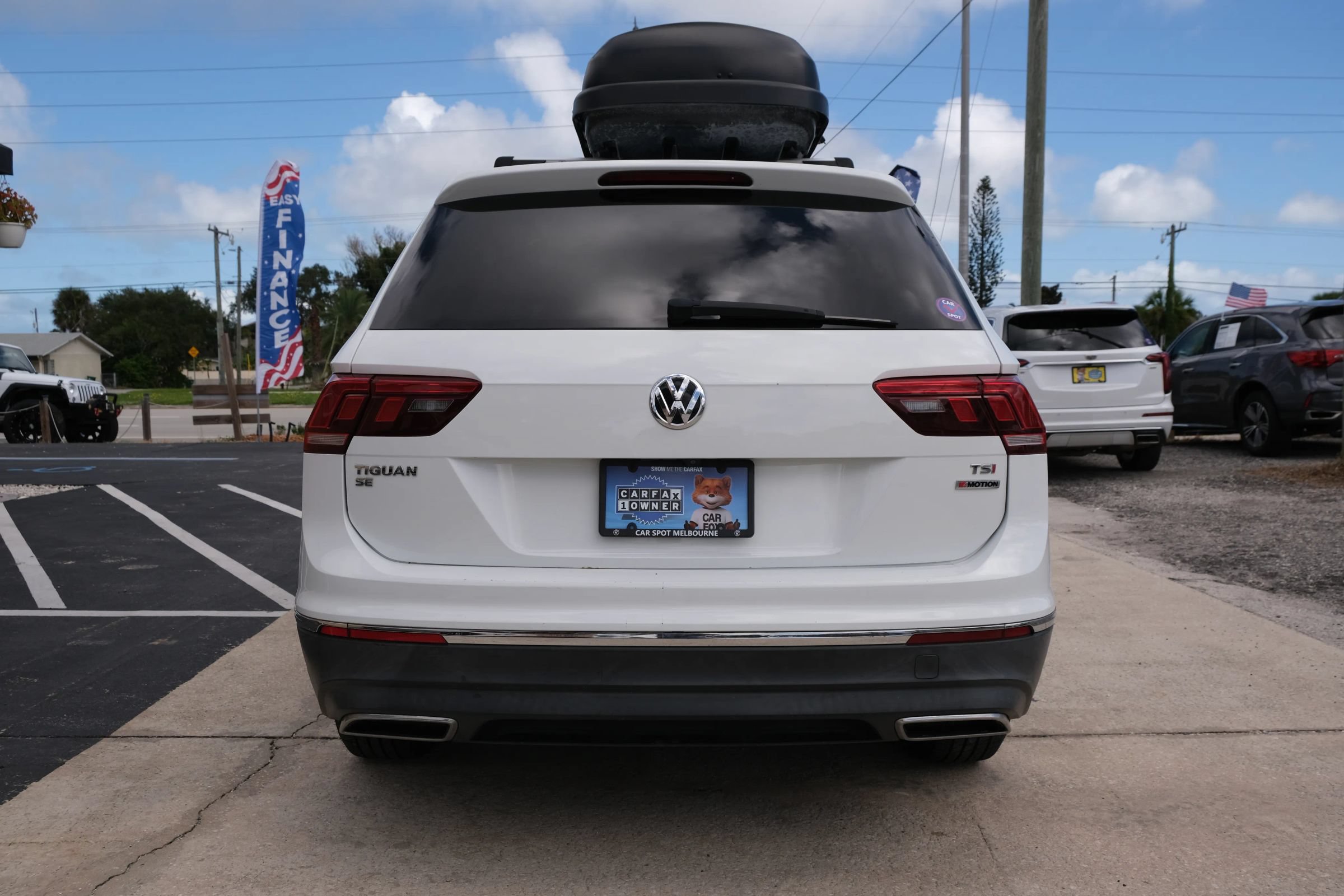 Used 2018 Volkswagen Tiguan SE w/ Panoramic Sunroof Package AWD/4WD image 6