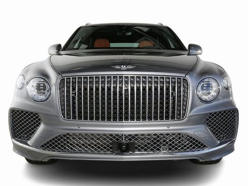 Used 2025 Bentley Bentayga image 7