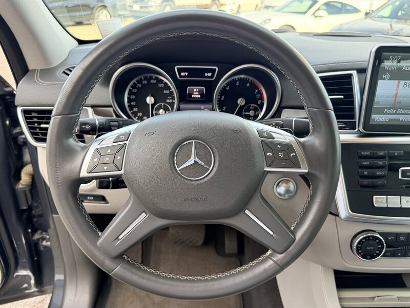 Used 2015 Mercedes-Benz GL 450 4MATIC image 11