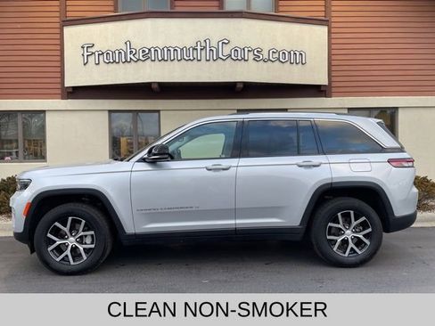 Used 2023 Jeep Grand Cherokee Limited image 10