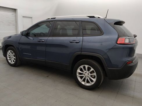 Used 2021 Jeep Cherokee Latitude w/ Mopar Interior Package FWD image 3