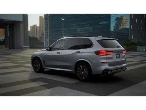 Used 2026 BMW X5 xDrive40i w/ Executive Package AWD/4WD image 2