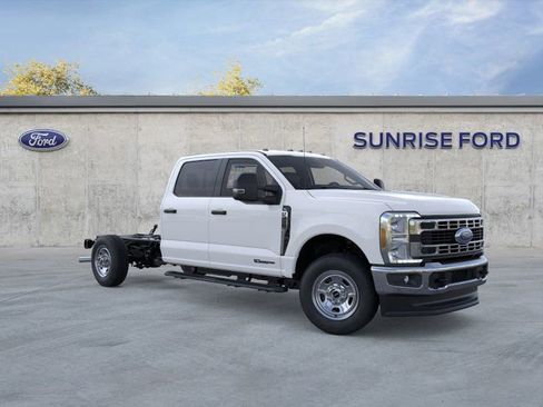 New 2026 Ford F350 XL w/ XL Chrome Package image 7