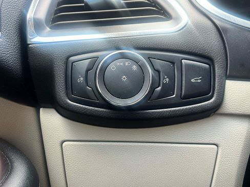 Used 2018 Ford Edge Titanium w/ Equipment Group 301A FWD image 27