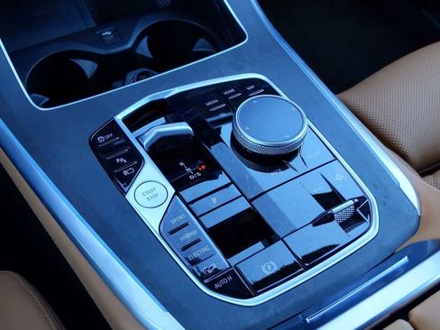 Used 2025 BMW X5 xDrive50e image 34