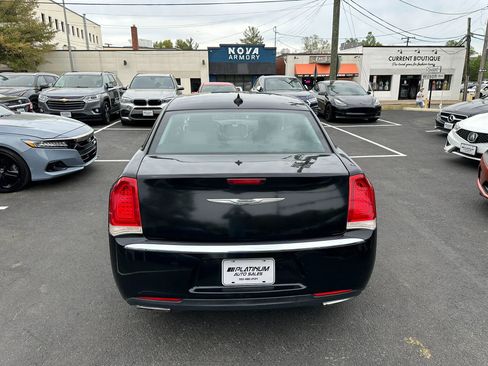 Used 2015 Chrysler 300 Limited image 8