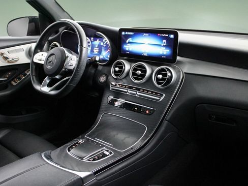 Used 2021 Mercedes-Benz GLC 300 image 21