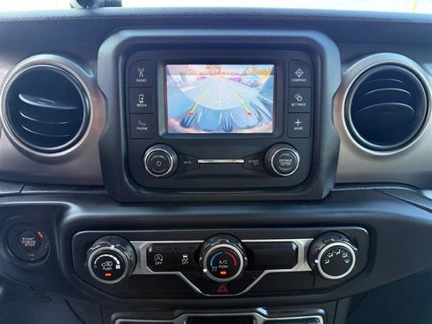 Used 2020 Jeep Wrangler Sport AWD/4WD image 22