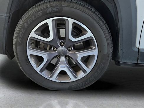 Used 2015 Jeep Renegade Latitude w/ Popular Equipment Group image 11