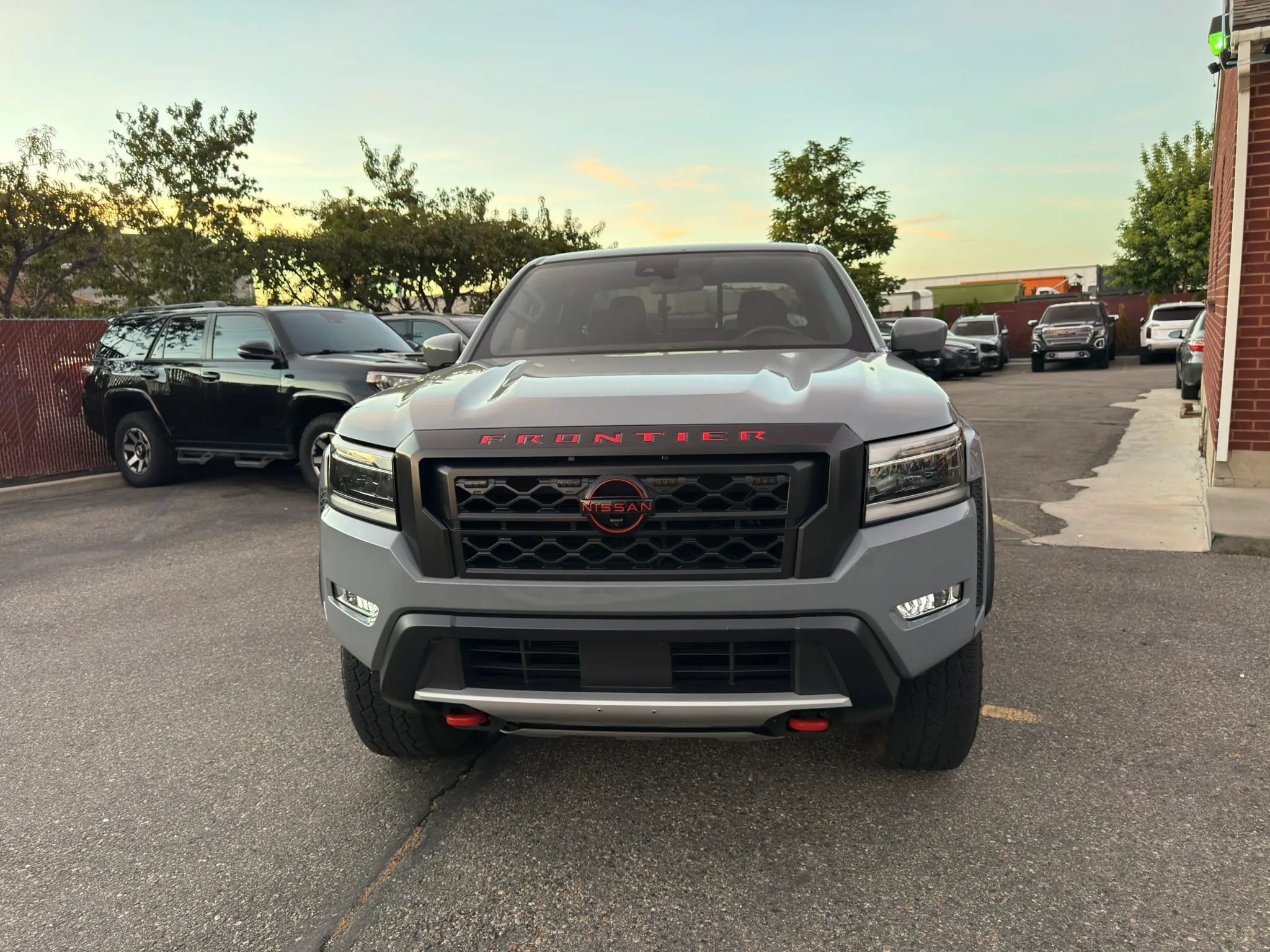 Used 2023 Nissan Frontier PRO-4X w/ Pro Convenience Package AWD/4WD image 2