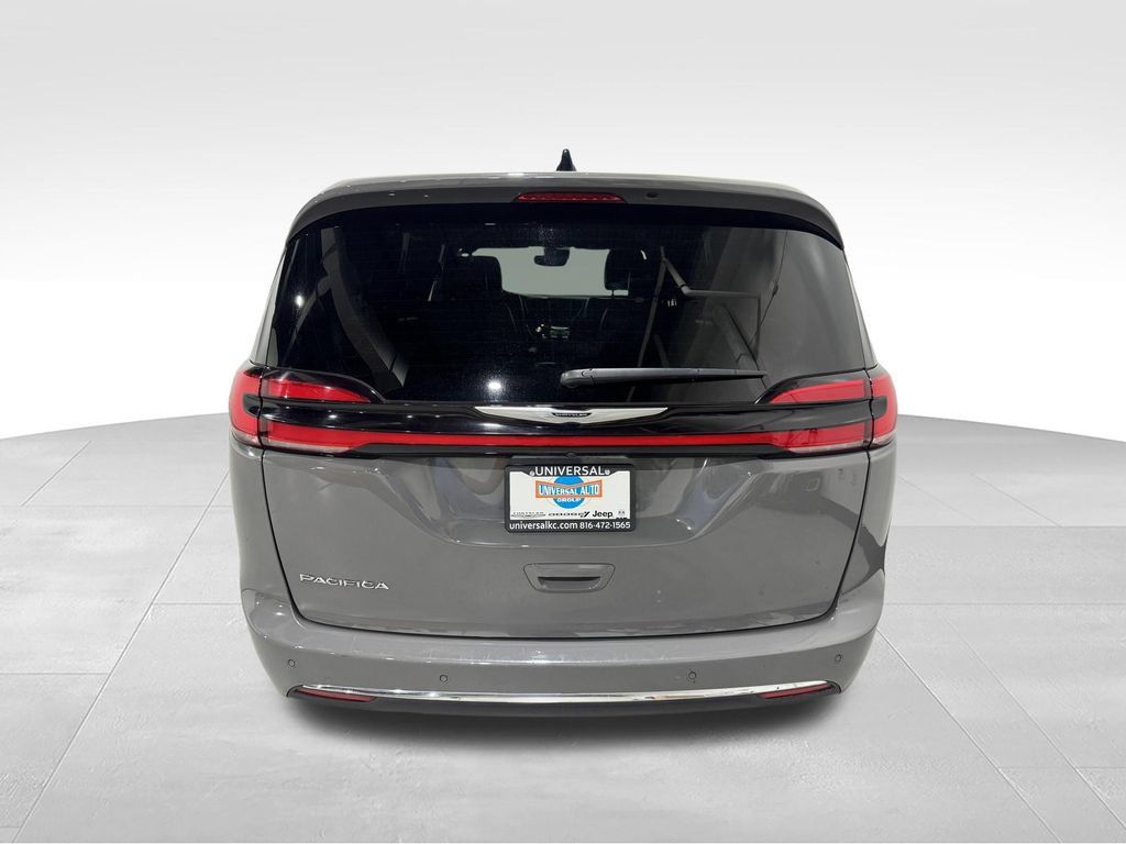 Used 2025 Chrysler Pacifica Select FWD image 26