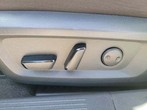 Used 2023 Nissan Rogue SV FWD image 13
