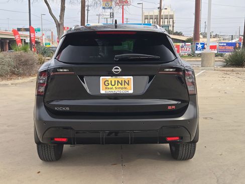 Certified 2025 Nissan Kicks SR image 6