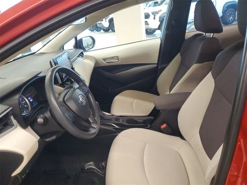 Used 2020 Toyota Corolla LE image 14