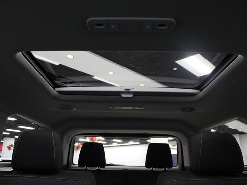 Used 2023 GMC Acadia SLE w/ Driver Convenience Package image 41