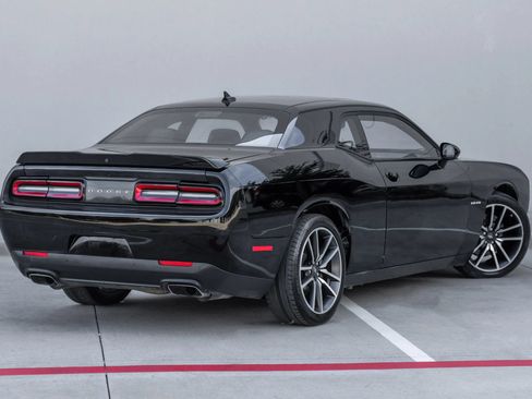 Used 2022 Dodge Challenger R/T w/ Plus Package RWD image 3