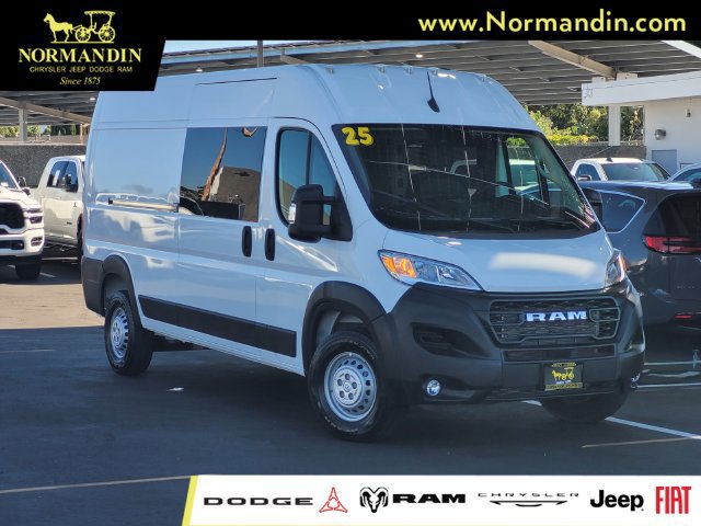 Used 2025 RAM ProMaster 2500 w/ Crew Van Package FWD image 1