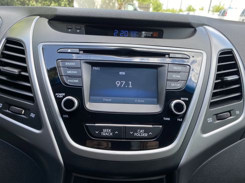 Used 2015 Hyundai Elantra SE w/ Option Group 03 FWD image 24