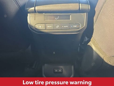 Used 2024 Toyota Highlander LE image 20