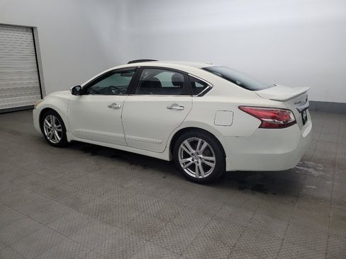 Used 2013 Nissan Altima 3.5 SL w/ Technology Pkg FWD image 3