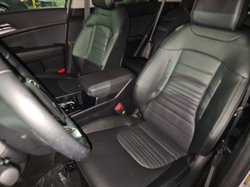 Used 2024 Kia Sportage SX image 16