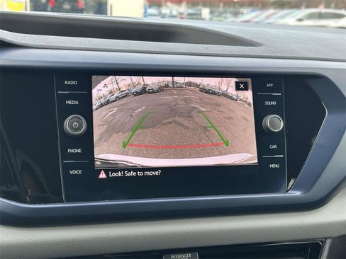 Used 2022 Volkswagen Taos SE image 25