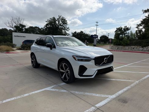 Certified 2024 Volvo XC60 T8 Ultimate w/ Protection Package Premier AWD/4WD image 7