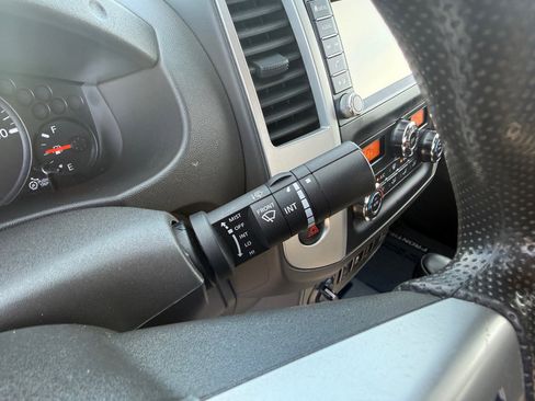 Used 2020 Nissan Frontier SV image 14