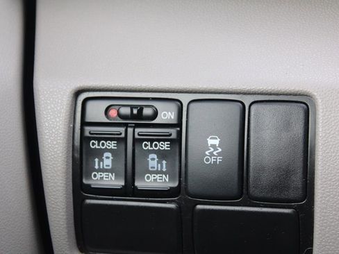 Used 2016 Honda Odyssey SE image 31