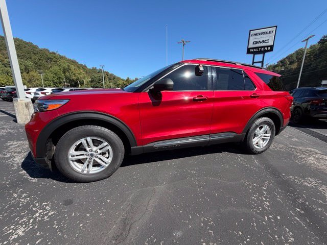 Used 2020 Ford Explorer XLT w/ Equipment Group 202A AWD/4WD image 4