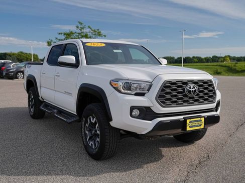 Used 2023 Toyota Tacoma TRD Off-Road AWD/4WD image 4