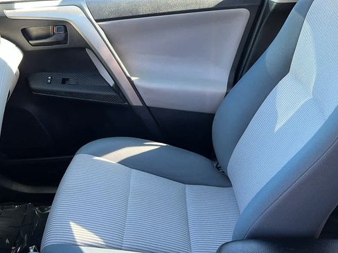 Used 2015 Toyota RAV4 LE AWD/4WD image 12