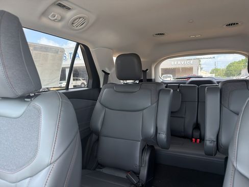 New 2026 Ford Explorer Active w/ Active Comfort Package RWD image 28