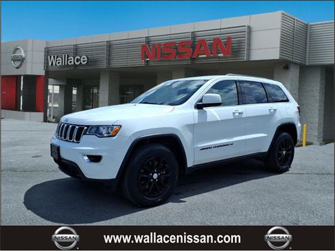 Used 2022 Jeep Grand Cherokee Laredo E w/ Security & Convenience Group AWD/4WD image 1