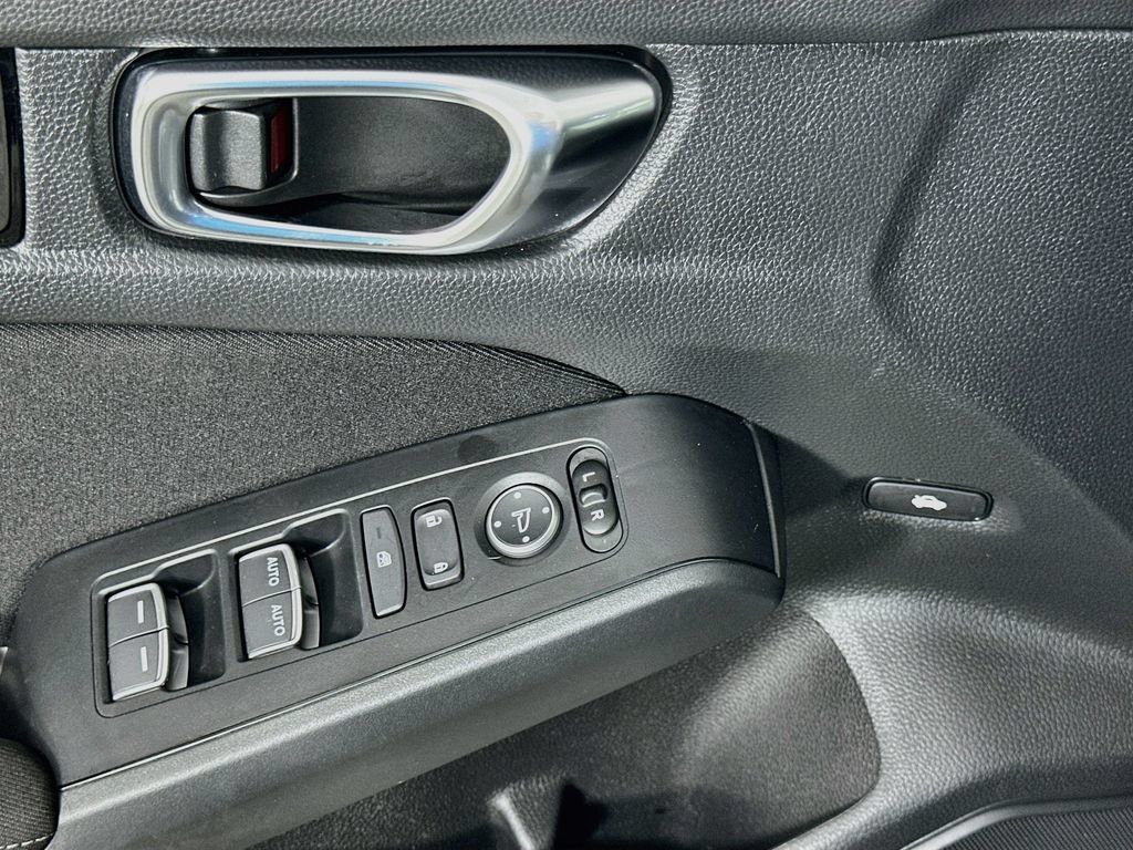 Used 2025 Honda Civic Sport image 17