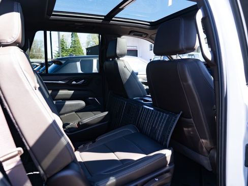 Used 2024 GMC Yukon Denali AWD/4WD image 26