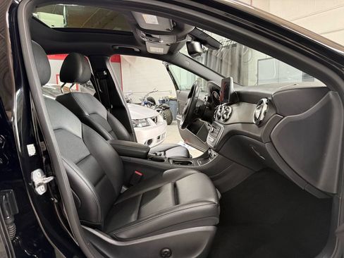 Used 2019 Mercedes-Benz GLA 250 4MATIC image 16