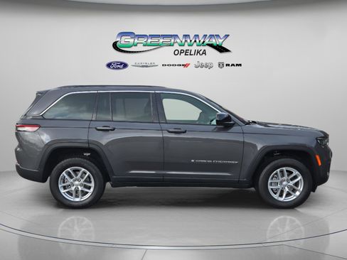 New 2025 Jeep Grand Cherokee Laredo X image 18